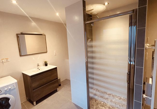 Apartment in Longeville-lès-Saint-Avold - Appartement Longeville-Lès-Saint-Avold 1 chambre 3 lits simples Apartment in Longeville-lès-Saint-Avold - Appartement Longeville-Lès-Saint-Avold 1 chambre 3 lits simples