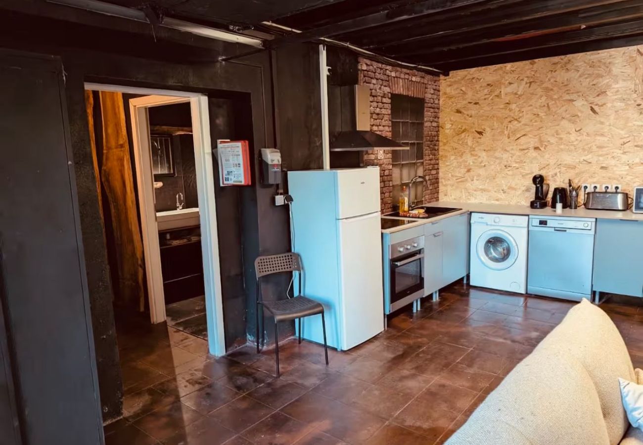 Terraced House in Laning - Comme au Garage