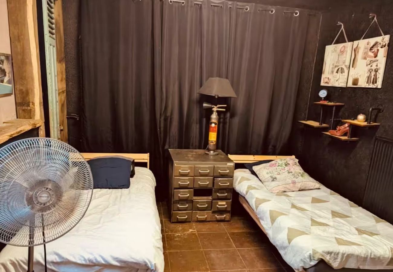 Terraced House in Laning - Comme au Garage