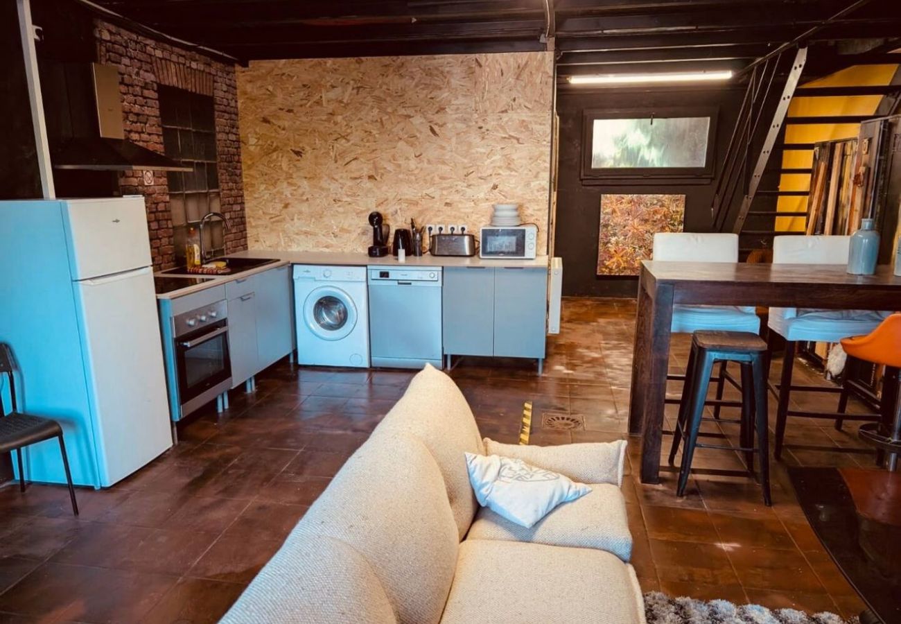 Terraced House in Laning - Comme au Garage