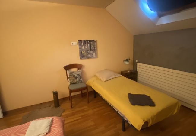 Maison à Hombourg-Haut - Maison Hombourg-Haut 5 chambres 1 lit double 8 lits simples  Maison à Hombourg-Haut - Maison Hombourg-Haut 5 chambres 1 lit double 8 lits simples