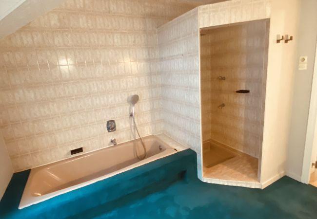 Maison à Hombourg-Haut - Maison Hombourg-Haut 5 chambres 1 lit double 8 lits simples  Maison à Hombourg-Haut - Maison Hombourg-Haut 5 chambres 1 lit double 8 lits simples