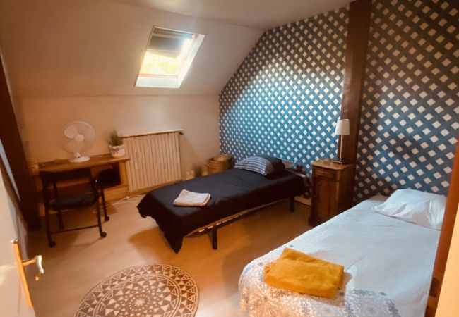 Maison à Hombourg-Haut - Maison Hombourg-Haut 5 chambres 1 lit double 8 lits simples  Maison à Hombourg-Haut - Maison Hombourg-Haut 5 chambres 1 lit double 8 lits simples