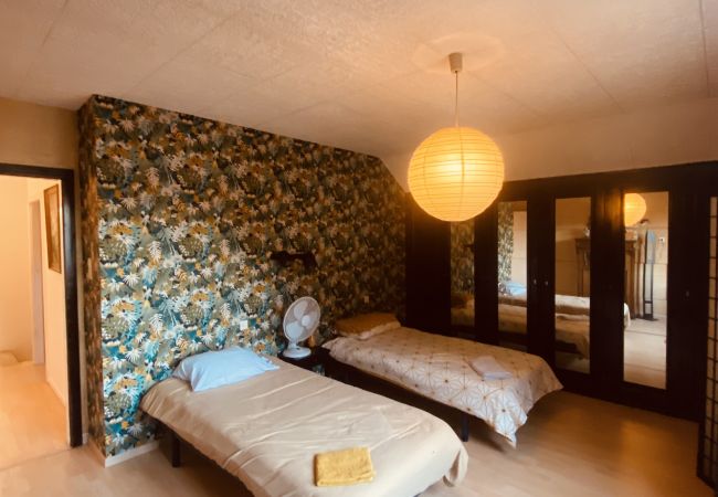 Maison à Hombourg-Haut - Maison Hombourg-Haut 5 chambres 1 lit double 8 lits simples  Maison à Hombourg-Haut - Maison Hombourg-Haut 5 chambres 1 lit double 8 lits simples