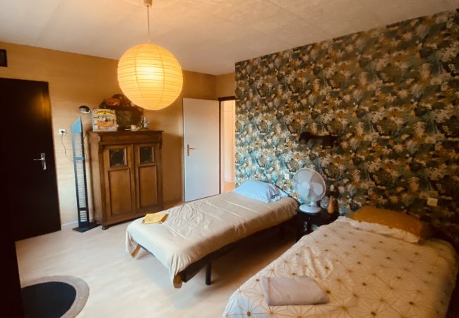 Maison à Hombourg-Haut - Maison Hombourg-Haut 5 chambres 1 lit double 8 lits simples  Maison à Hombourg-Haut - Maison Hombourg-Haut 5 chambres 1 lit double 8 lits simples