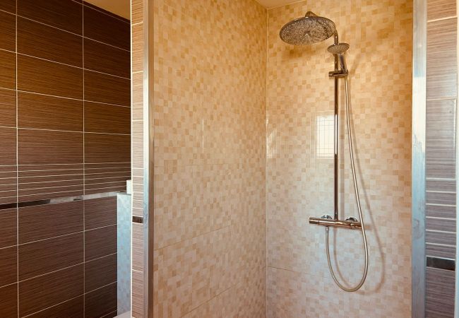 Maison à Louvigny - Maison Louvigny 3 chambres 1 lit double 7 lits simples Maison à Louvigny - Maison Louvigny 3 chambres 1 lit double 7 lits simples