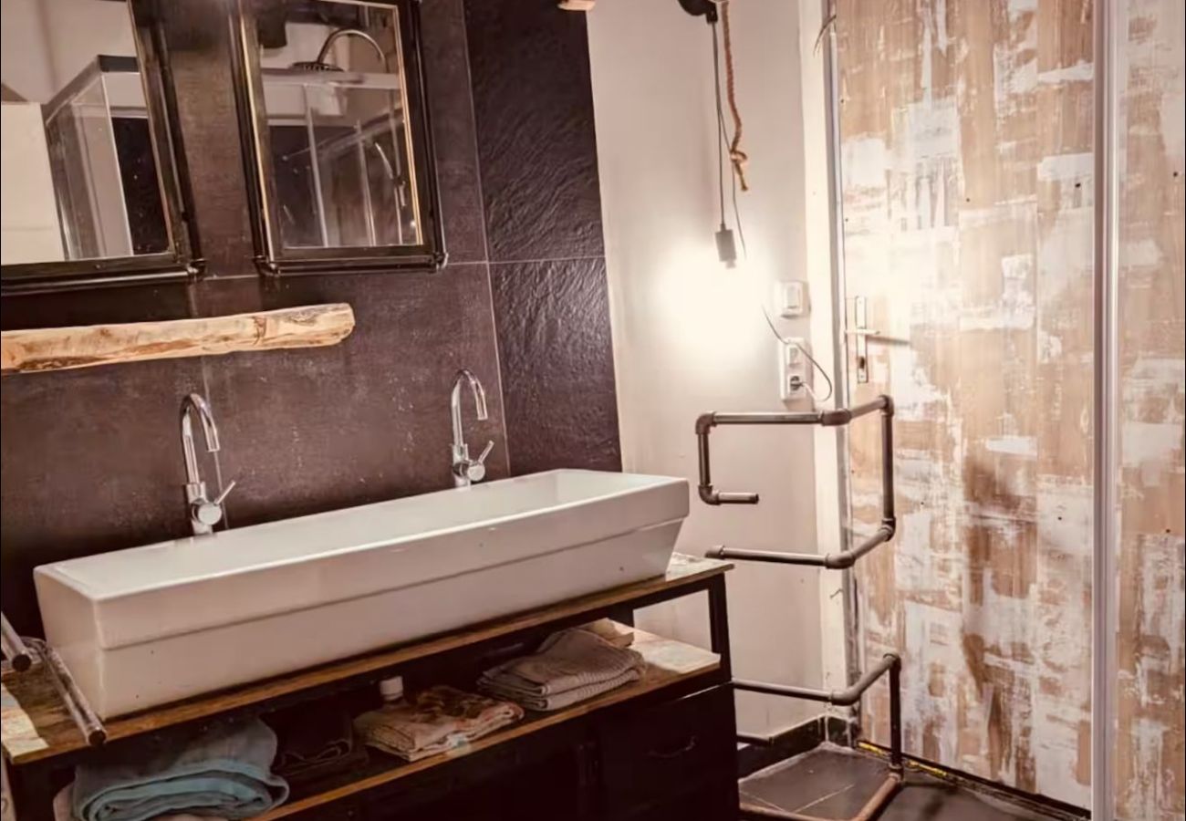 Maison mitoyenne à Laning - Comme au Garage